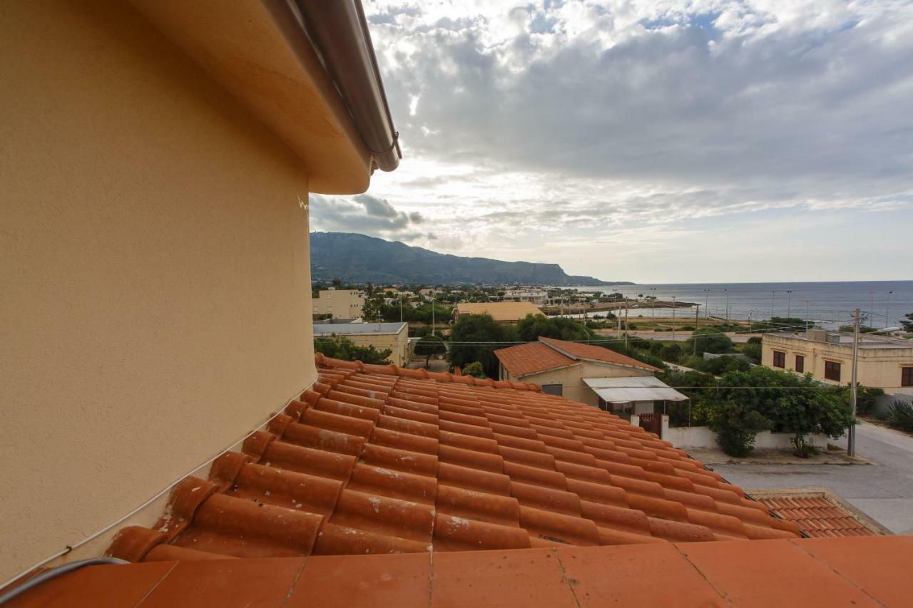 Casa Vacanze L'Orizzonte Aparthotel Valderice Bagian luar foto
