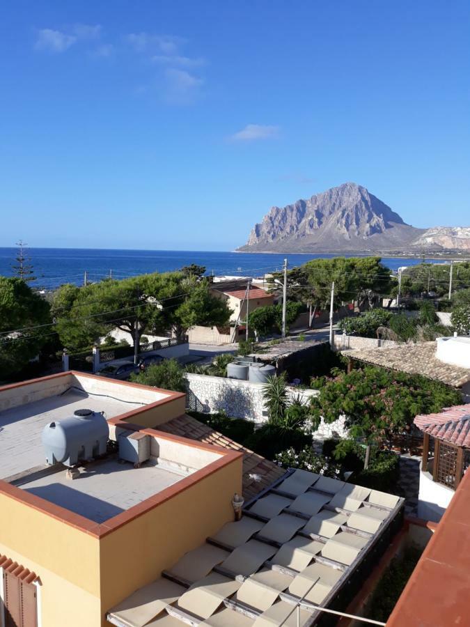 Casa Vacanze L'Orizzonte Aparthotel Valderice Bagian luar foto