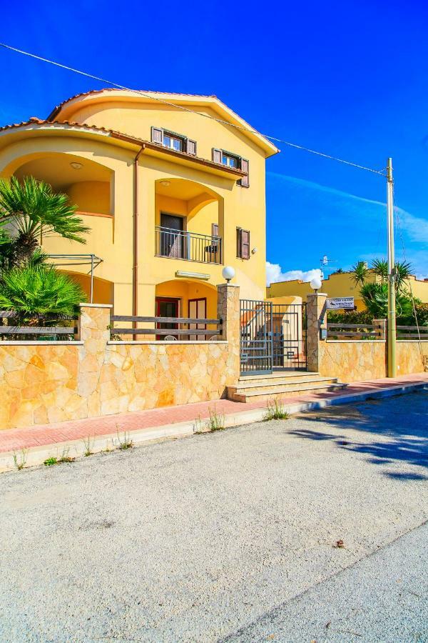 Casa Vacanze L'Orizzonte Aparthotel Valderice Bagian luar foto